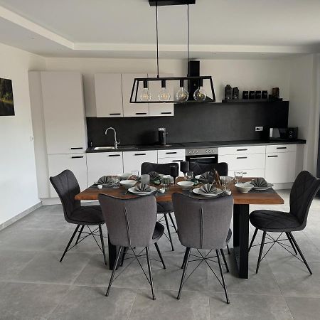 Rathausplatz Residenz Apartment Ubach-Palenberg Bagian luar foto