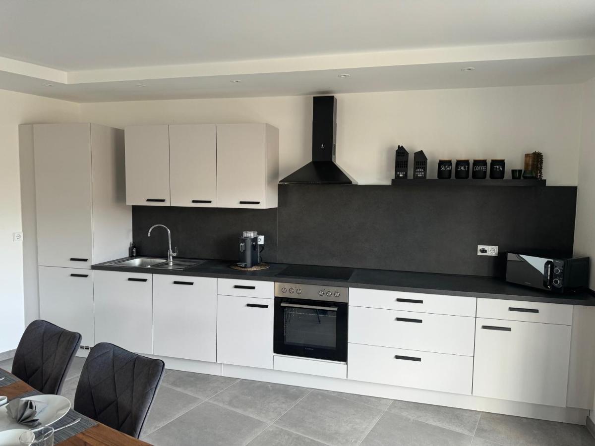 Rathausplatz Residenz Apartment Ubach-Palenberg Bagian luar foto